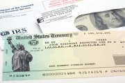 IRS Stimulus Checks 2025: What's Fact, What's Fiction?
