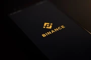 Binance: The US Footprint & CZ's Status – What the Data Reveals